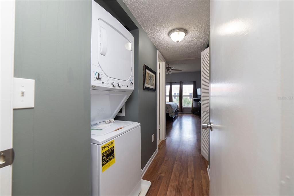 For Sale: $599,900 (2 beds, 2 baths, 1111 Square Feet)