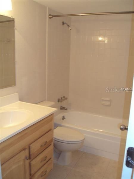 Recently Rented: $1,375 (1 beds, 1 baths, 747 Square Feet)