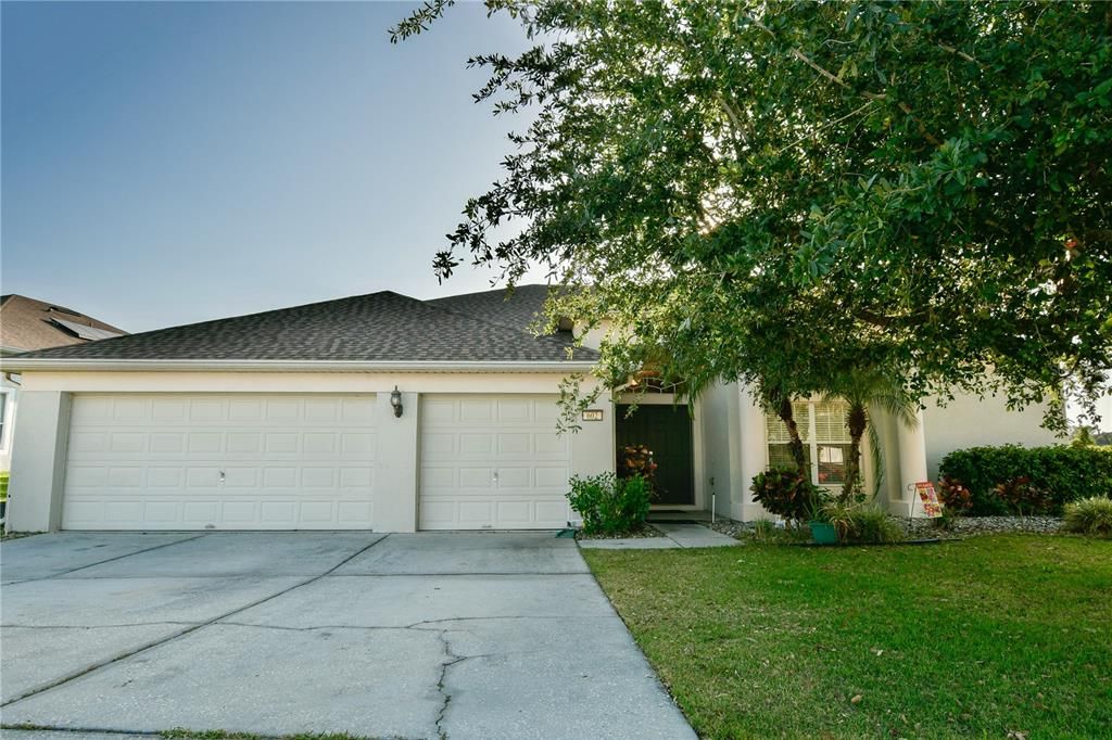 Recently Sold: $570,000 (5 beds, 3 baths, 2848 Square Feet)