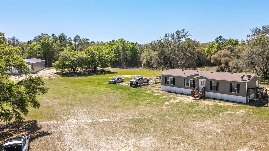 Recently Sold: $595,000 (3 beds, 2 baths, 1456 Square Feet)