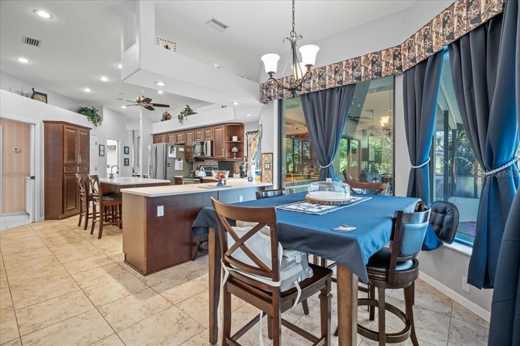 Recently Sold: $579,750 (4 beds, 3 baths, 2940 Square Feet)