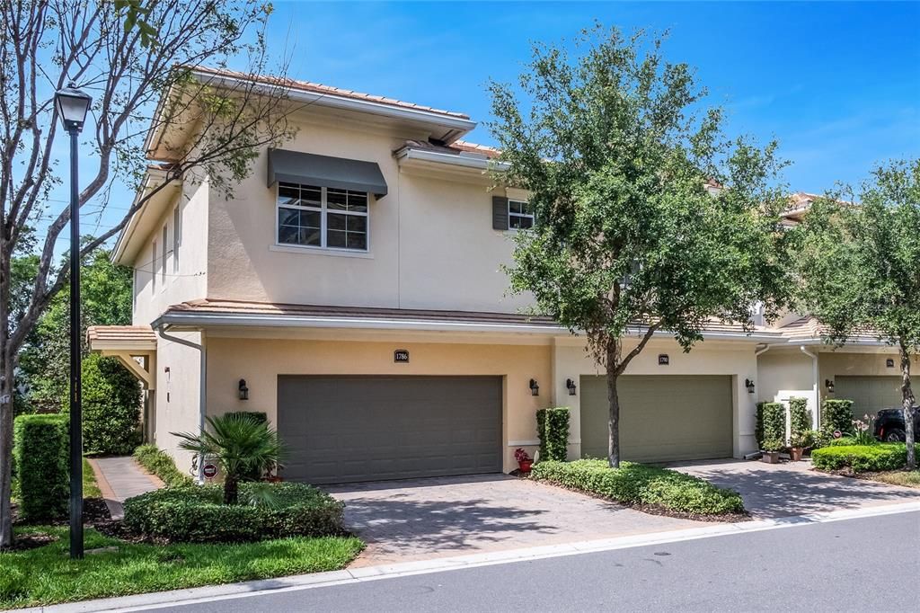 Recently Sold: $420,000 (3 beds, 2 baths, 1976 Square Feet)