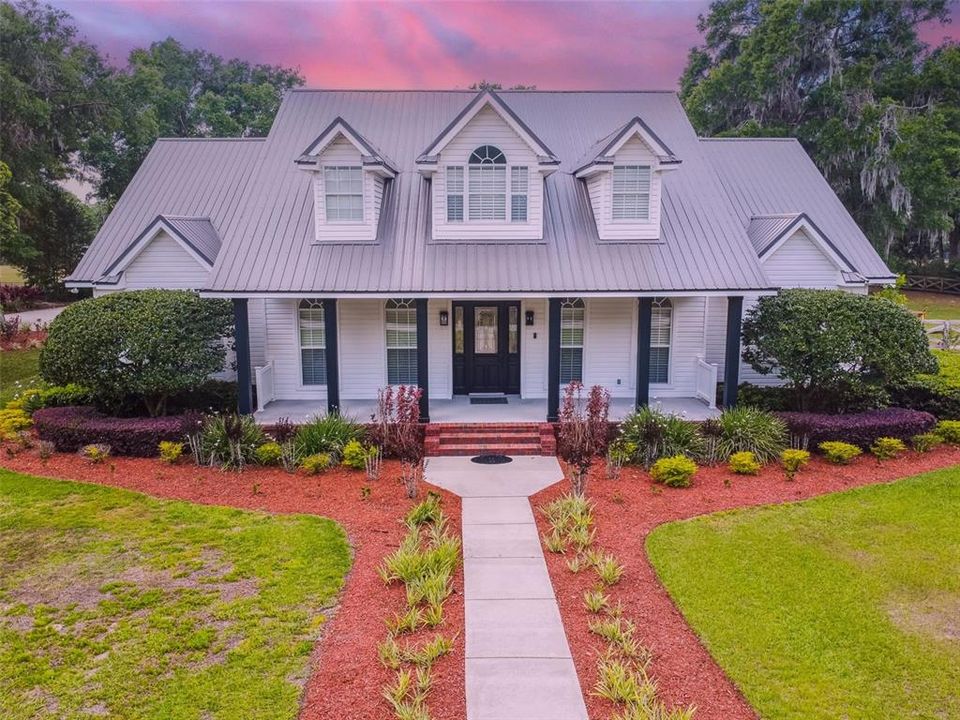 Recently Sold: $1,475,000 (5 beds, 4 baths, 3963 Square Feet)