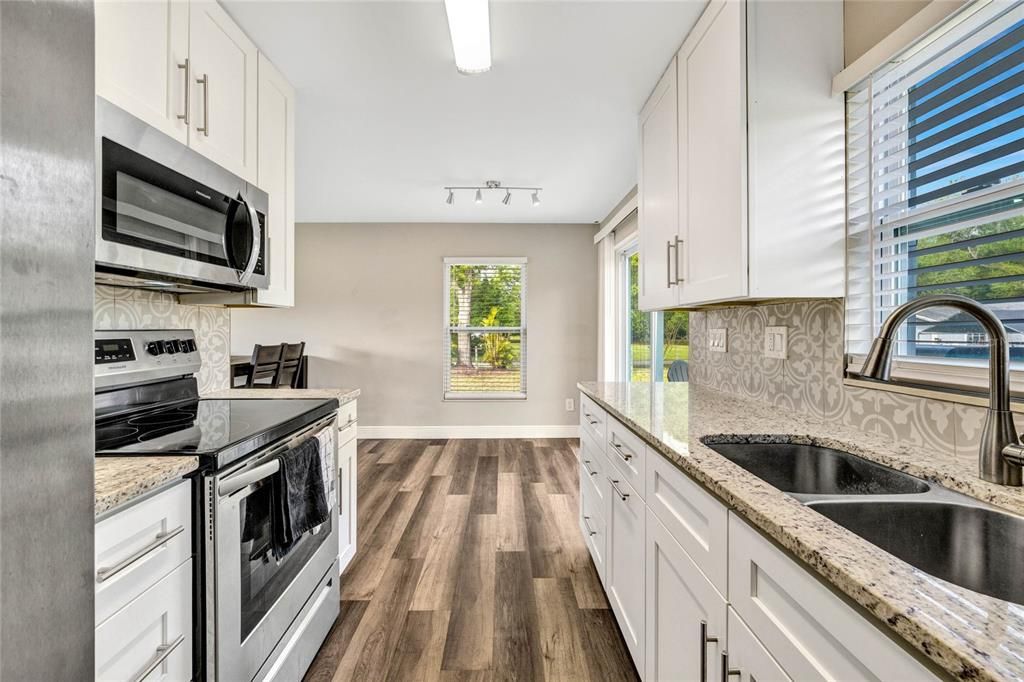 Recently Sold: $395,000 (3 beds, 2 baths, 1248 Square Feet)