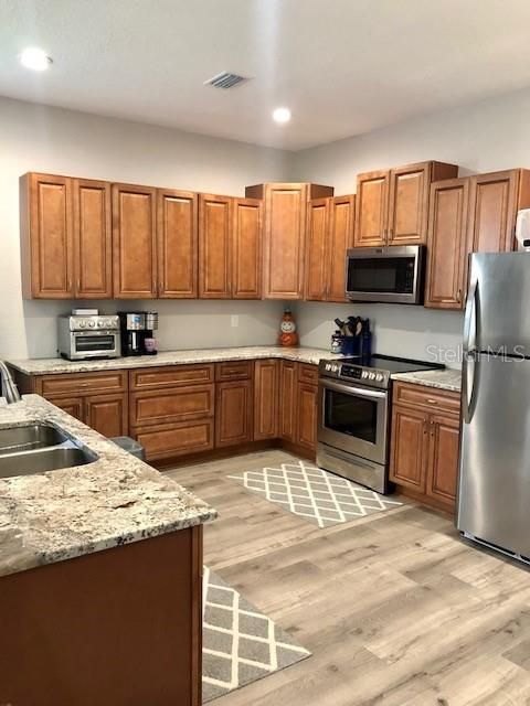 Recently Sold: $1,250,000 (2 beds, 2 baths, 2400 Square Feet)