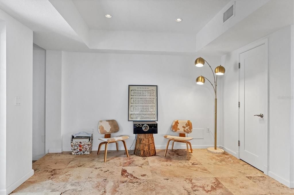 Recently Sold: $3,250,000 (3 beds, 2 baths, 2493 Square Feet)
