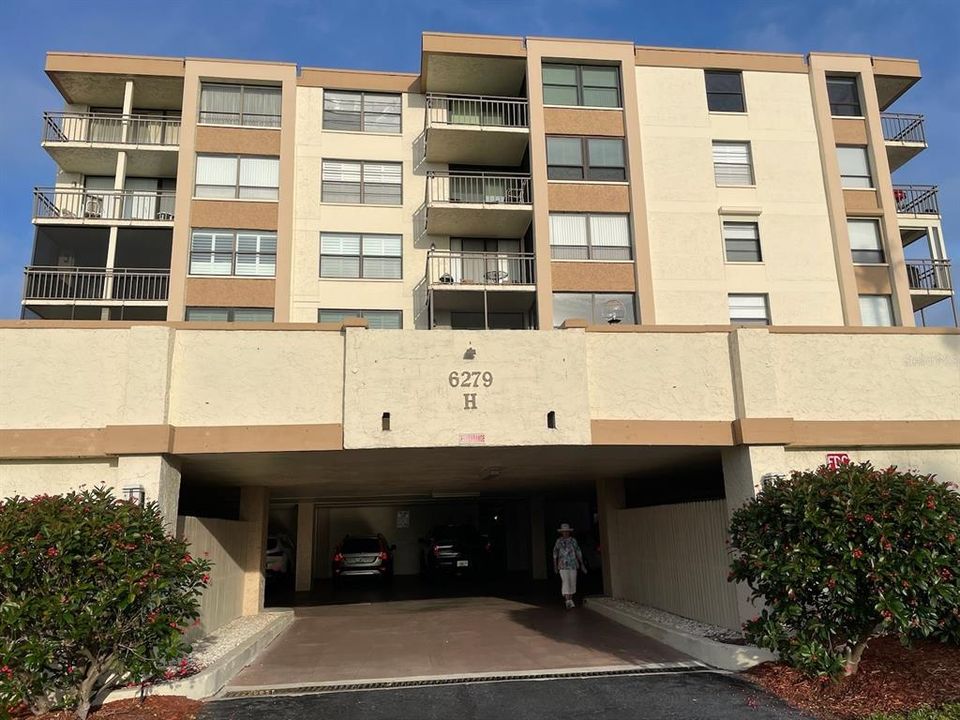 Recently Sold: $338,000 (1 beds, 1 baths, 790 Square Feet)