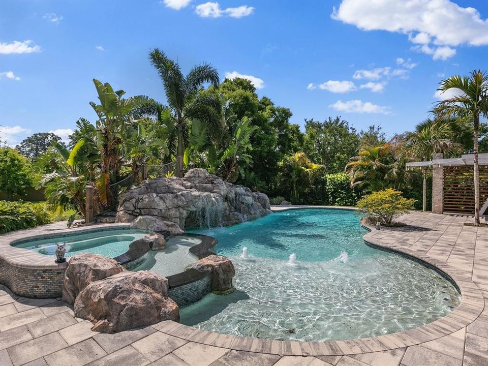 Recently Sold: $1,495,000 (5 beds, 5 baths, 4098 Square Feet)