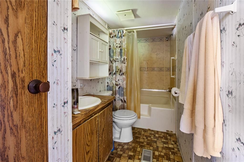 最近售出: $119,000 (2 贝兹, 2 浴室, 1056 平方英尺)