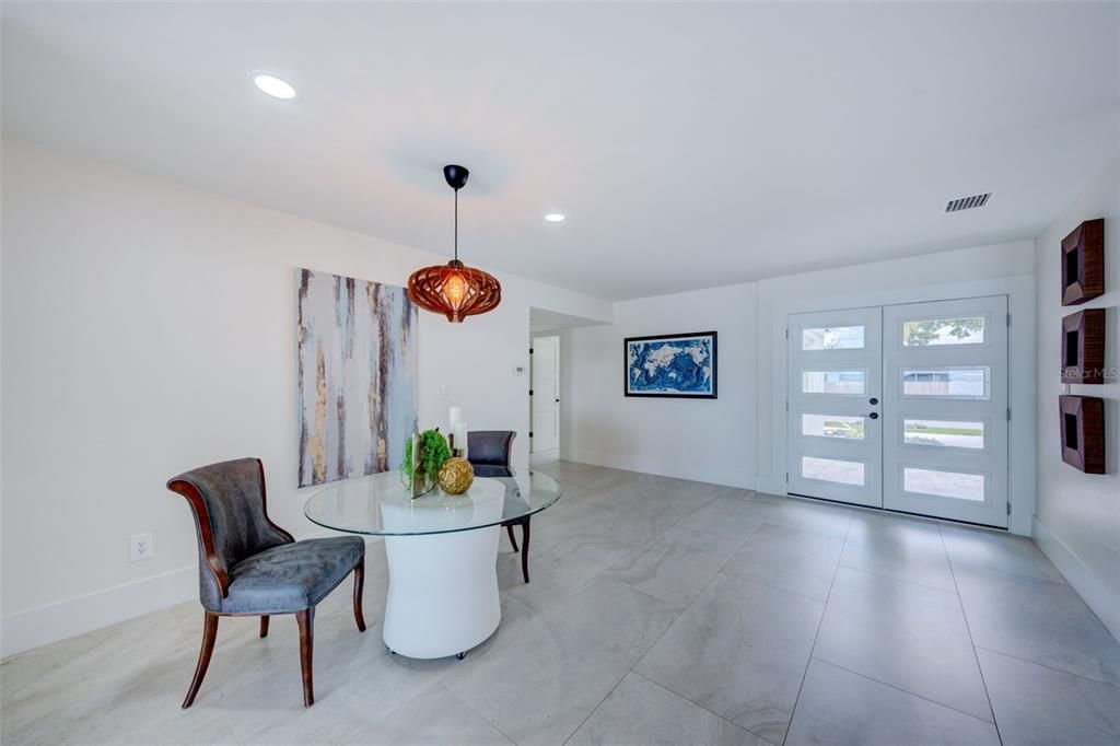 Recently Sold: $2,990,000 (6 beds, 5 baths, 4657 Square Feet)