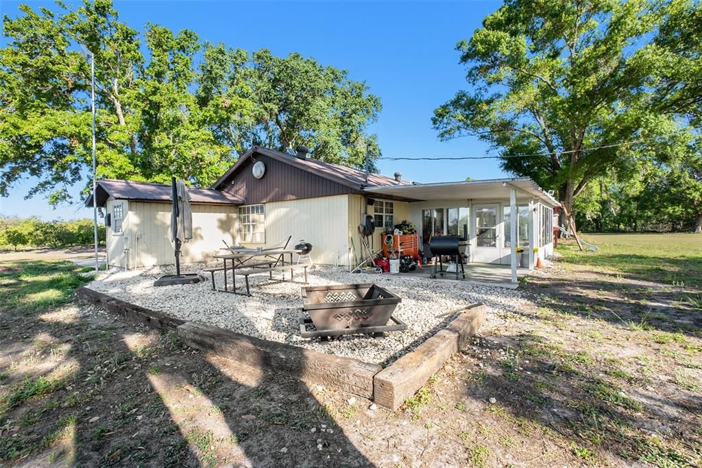 Recently Sold: $340,000 (3 beds, 3 baths, 1896 Square Feet)
