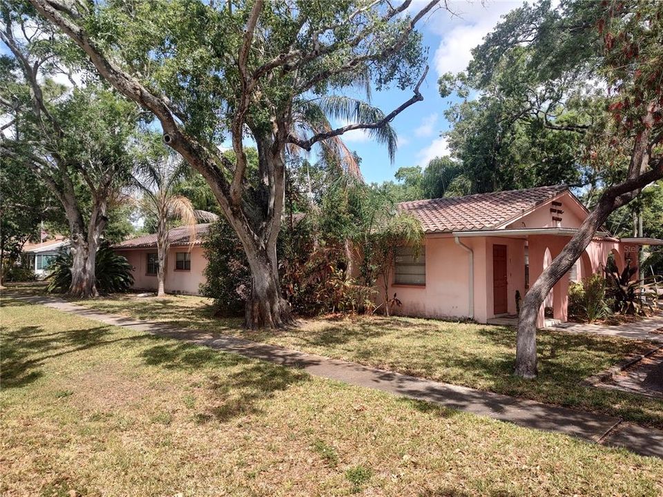 Recently Sold: $998,000 (7 beds, 0 baths, 4826 Square Feet)