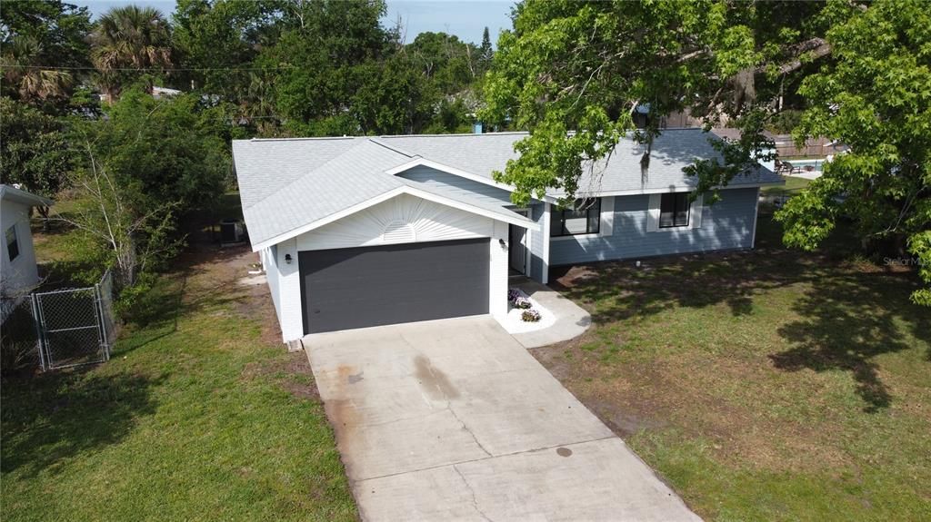 Recently Sold: $329,000 (3 beds, 2 baths, 1369 Square Feet)