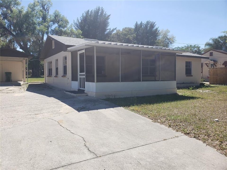 Recently Sold: $175,000 (3 beds, 1 baths, 1161 Square Feet)
