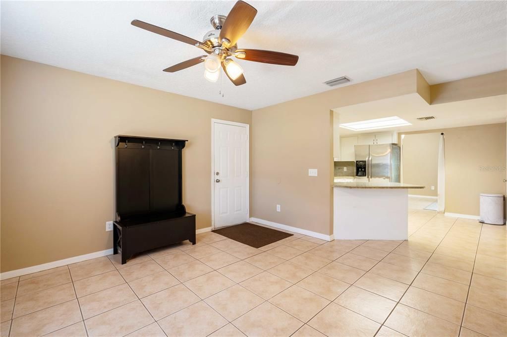 Recently Sold: $395,000 (3 beds, 2 baths, 1451 Square Feet)