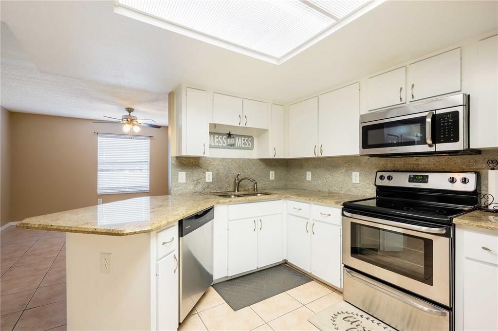 Recently Sold: $395,000 (3 beds, 2 baths, 1451 Square Feet)