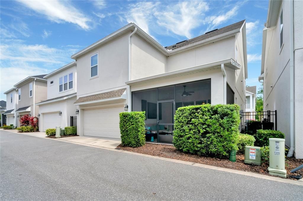 Active With Contract: $699,900 (4 beds, 3 baths, 2818 Square Feet)