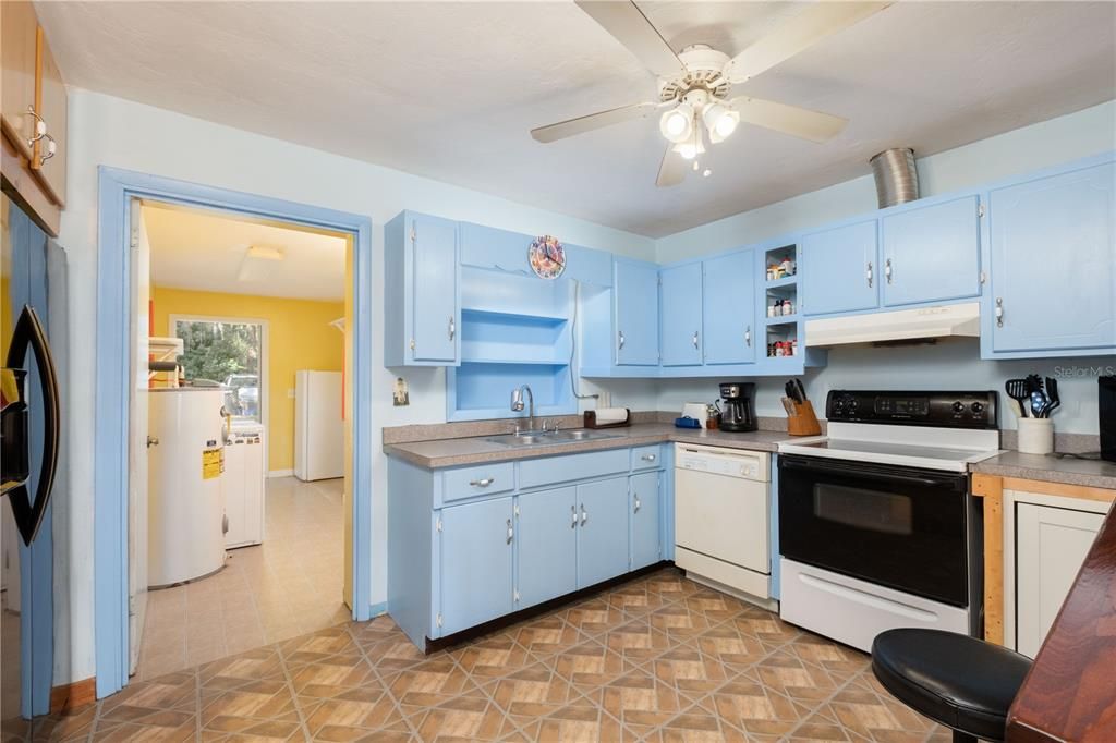 For Sale: $499,707 (3 beds, 1 baths, 1763 Square Feet)