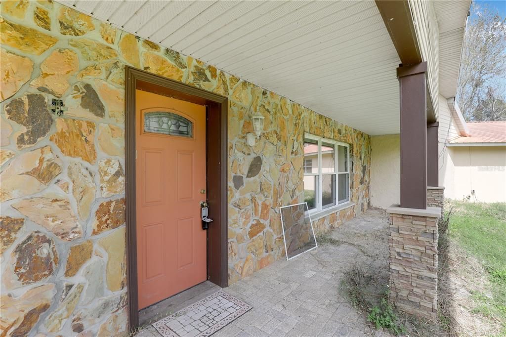 Recently Sold: $420,000 (2 beds, 1 baths, 1679 Square Feet)