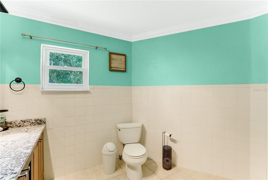 最近售出: $420,000 (2 贝兹, 1 浴室, 1679 平方英尺)