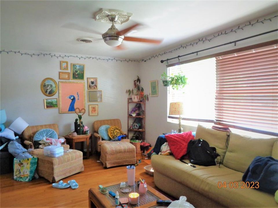 Recently Sold: $240,000 (2 beds, 1 baths, 1085 Square Feet)