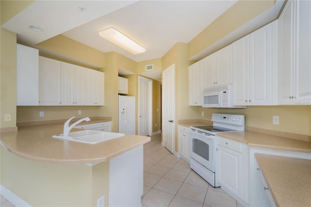 Recently Sold: $522,500 (2 beds, 2 baths, 2106 Square Feet)