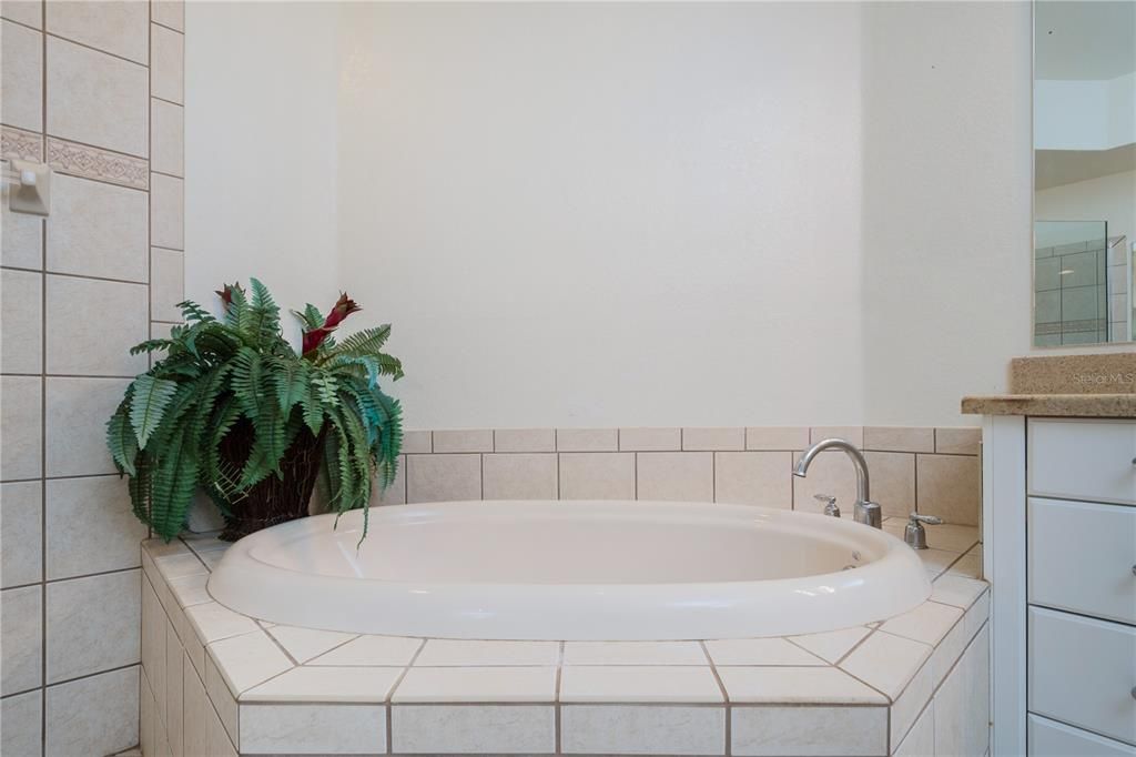最近售出: $522,500 (2 贝兹, 2 浴室, 2106 平方英尺)