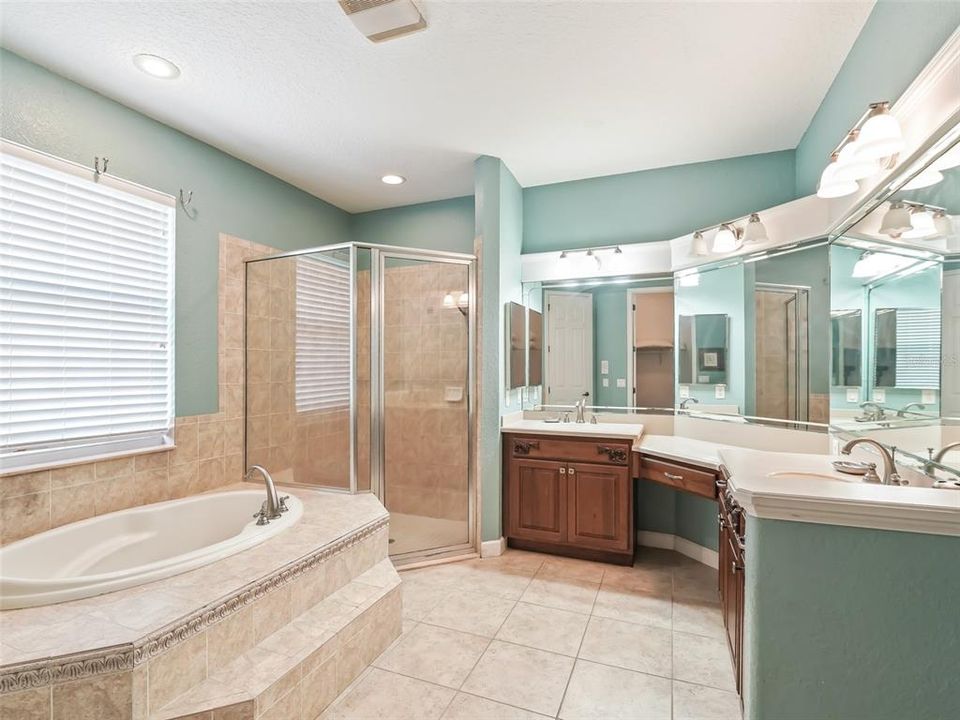 最近售出: $599,000 (3 贝兹, 2 浴室, 2167 平方英尺)