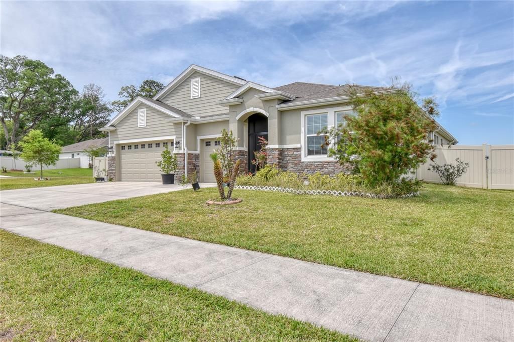 Recently Sold: $599,999 (4 beds, 3 baths, 2787 Square Feet)