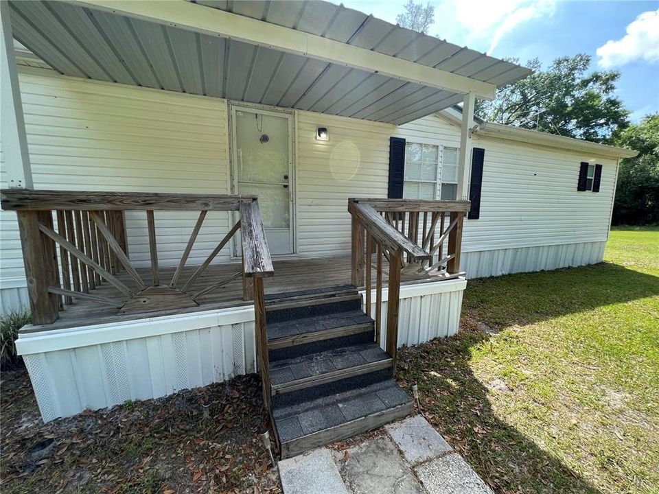 Recently Sold: $199,900 (3 beds, 2 baths, 1104 Square Feet)