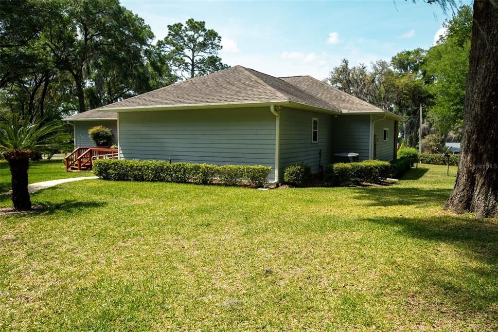 Recently Sold: $400,000 (3 beds, 2 baths, 1792 Square Feet)
