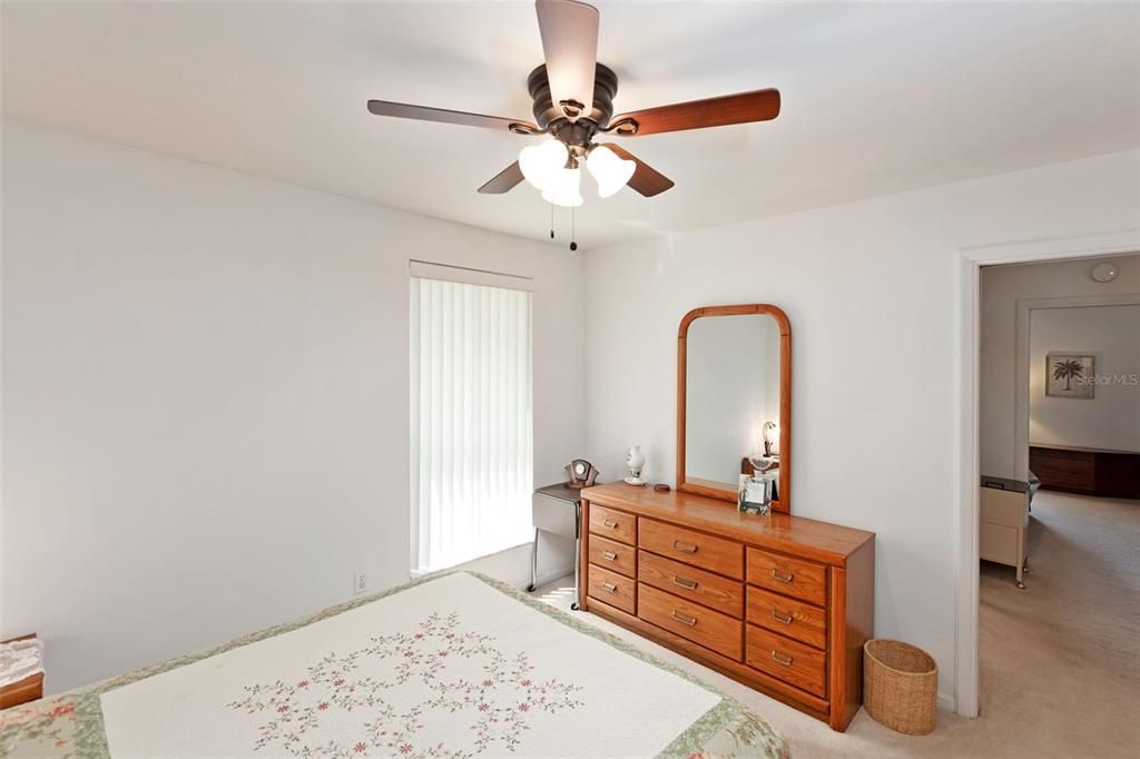 Recently Sold: $400,000 (3 beds, 2 baths, 1792 Square Feet)