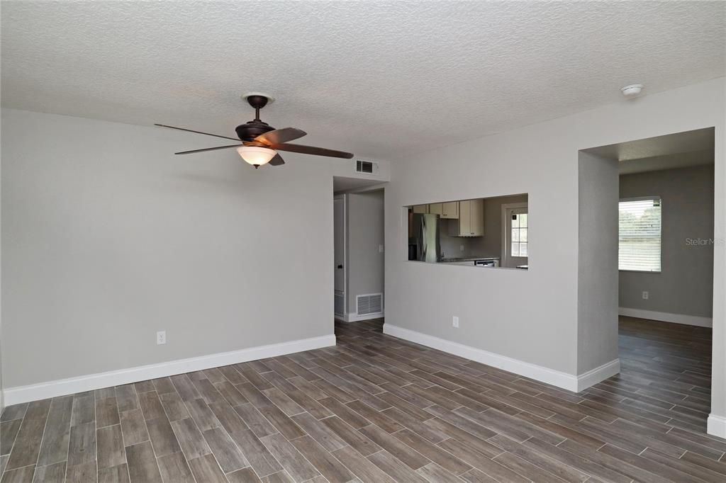 Recently Sold: $369,000 (3 beds, 2 baths, 1688 Square Feet)