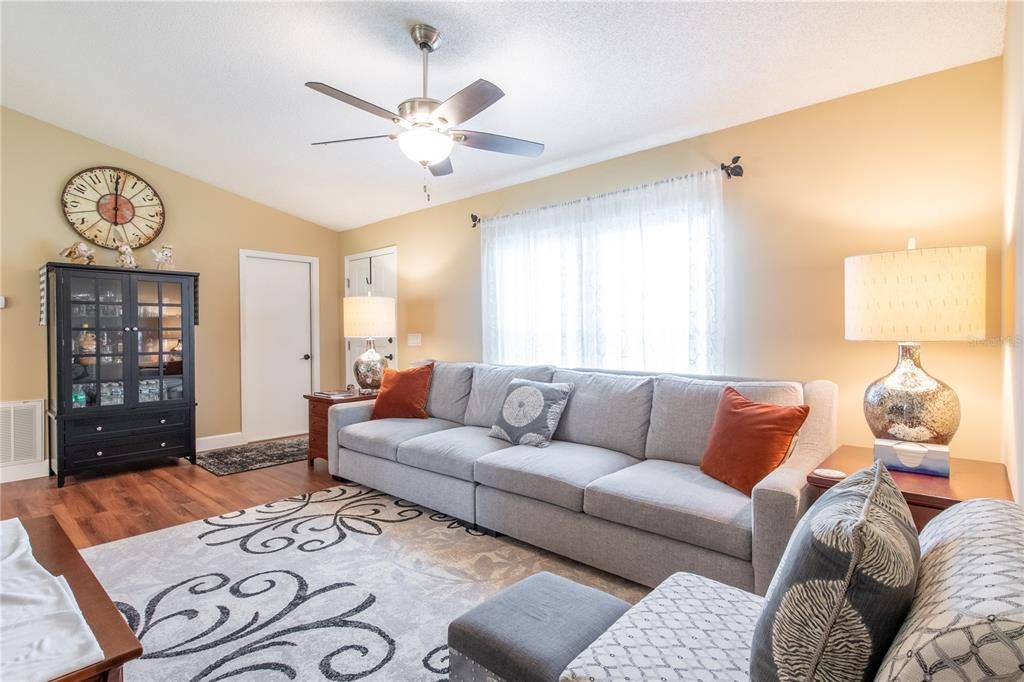 Recently Sold: $320,000 (3 beds, 2 baths, 1092 Square Feet)