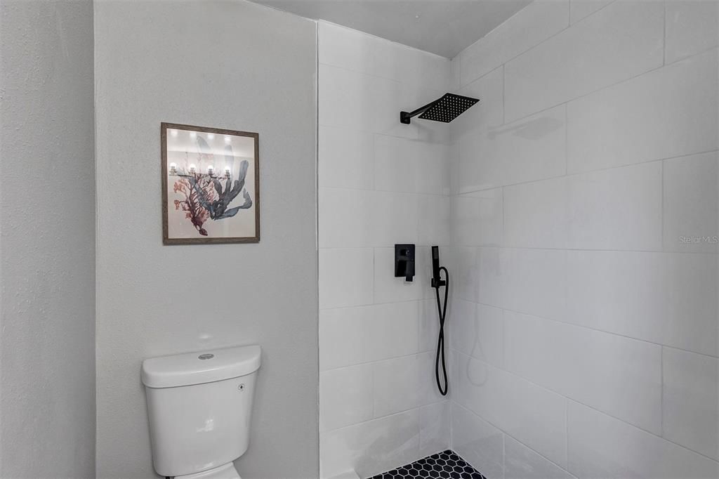 最近售出: $599,900 (3 贝兹, 2 浴室, 1972 平方英尺)