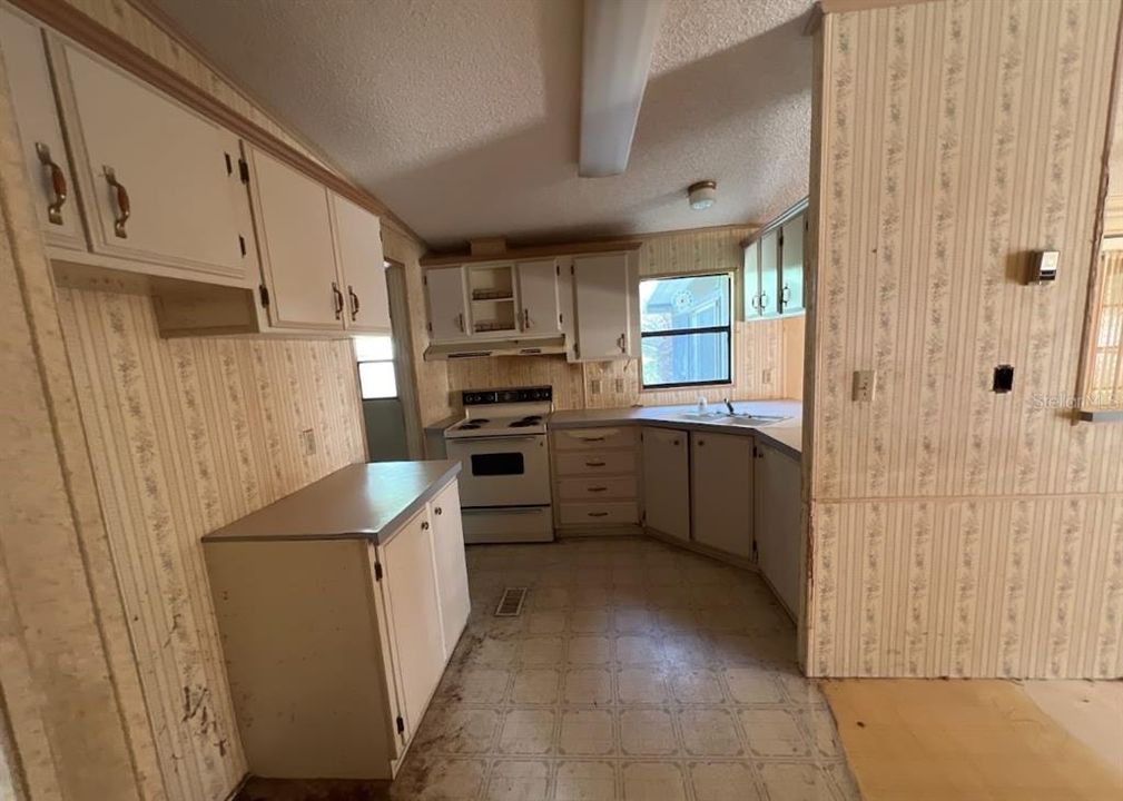 Vendido Recientemente: $59,000 (2 camas, 2 baños, 920 Pies cuadrados)