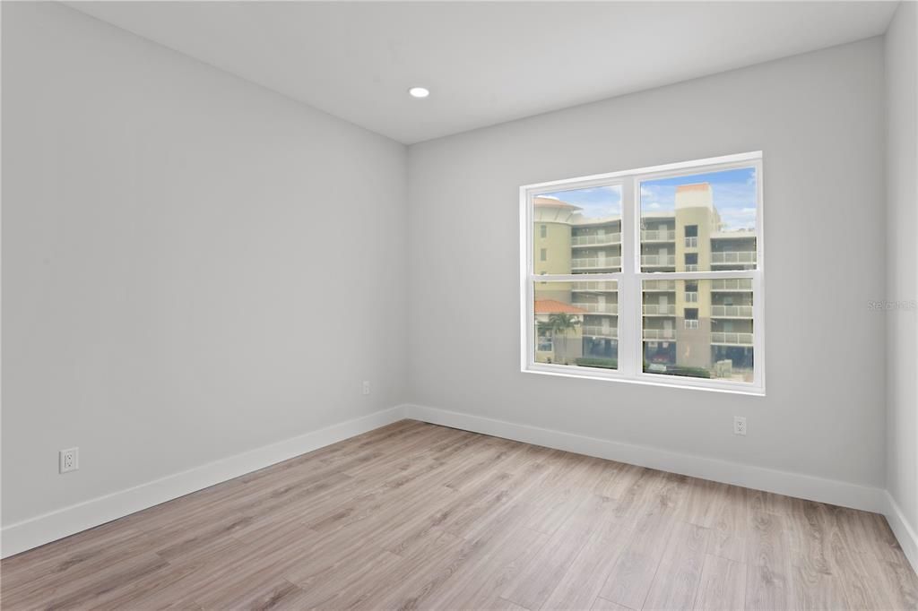 Active With Contract: $1,750,000 (5 beds, 4 baths, 2519 Square Feet)