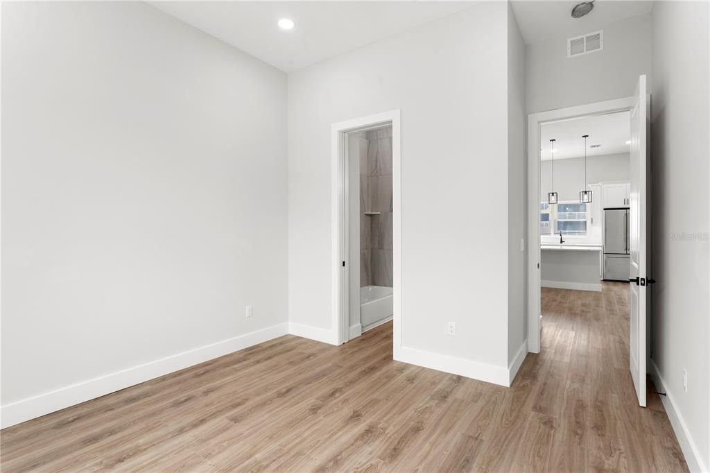 Active With Contract: $1,750,000 (5 beds, 4 baths, 2519 Square Feet)