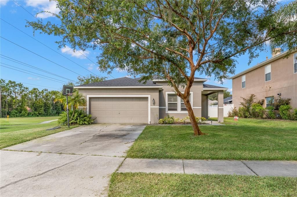 Recently Rented: $2,600 (3 beds, 2 baths, 1977 Square Feet)