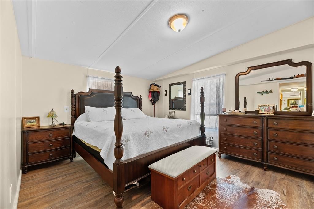 Vendido Recientemente: $254,900 (3 camas, 2 baños, 1248 Pies cuadrados)