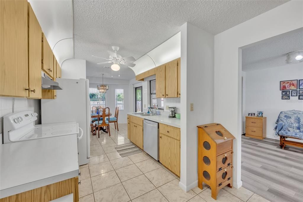 Recently Sold: $239,000 (2 beds, 2 baths, 1364 Square Feet)