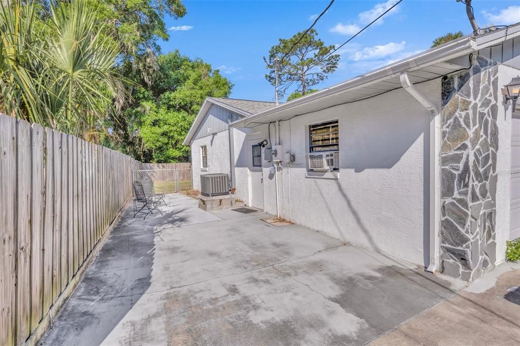 Recently Sold: $239,000 (2 beds, 2 baths, 1364 Square Feet)