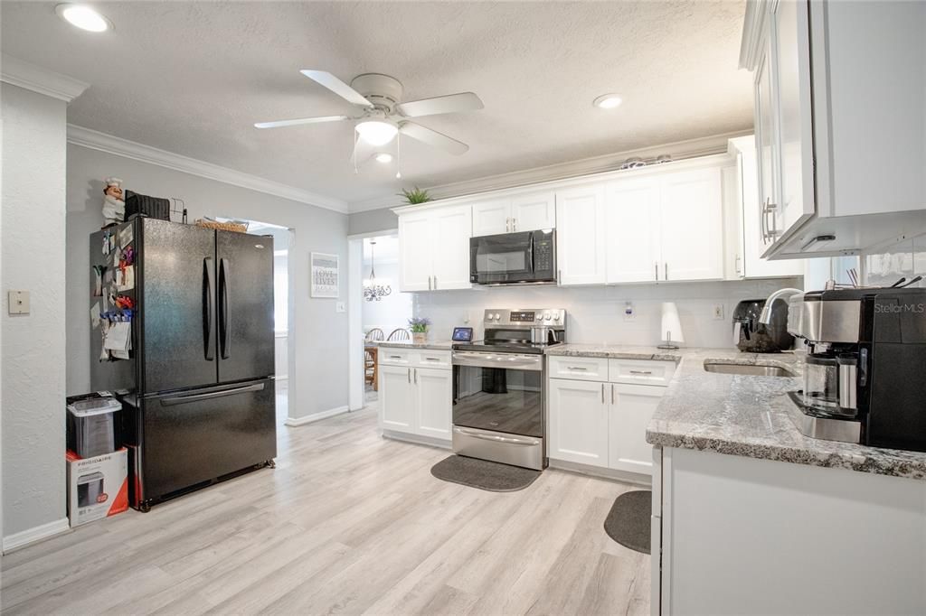 Recently Sold: $399,999 (3 beds, 1 baths, 1860 Square Feet)