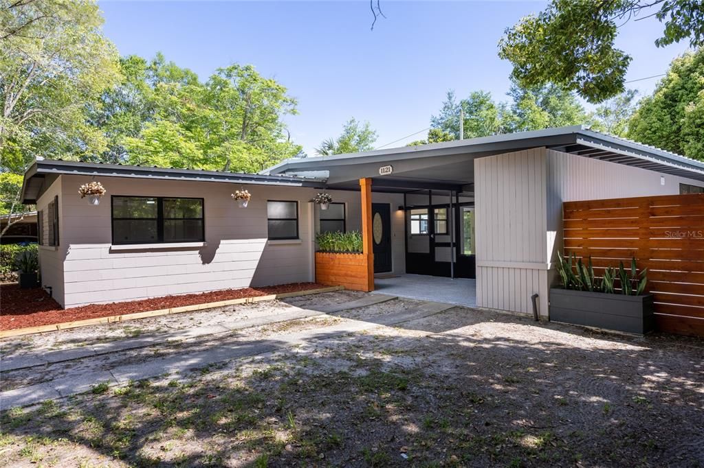 Recently Sold: $280,000 (3 beds, 2 baths, 1104 Square Feet)