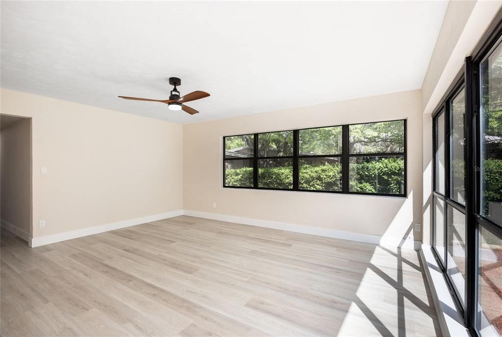 Recently Sold: $280,000 (3 beds, 2 baths, 1104 Square Feet)