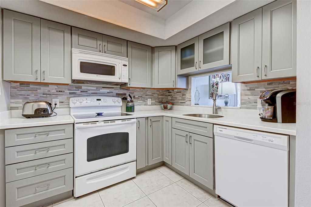 Recently Sold: $354,000 (2 beds, 2 baths, 1105 Square Feet)