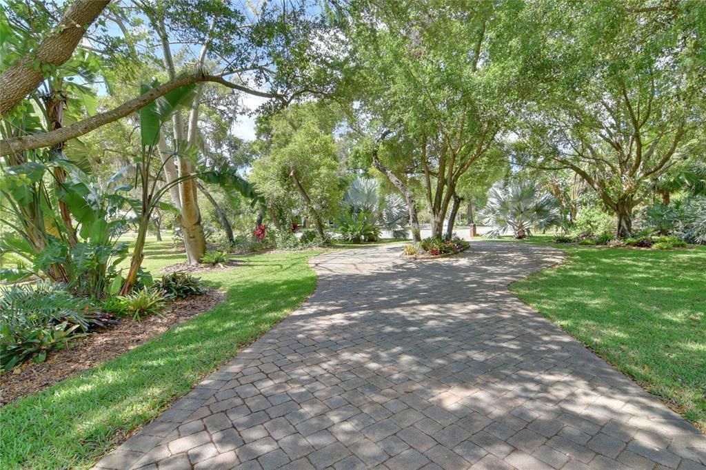 Recently Sold: $799,000 (4 beds, 2 baths, 3131 Square Feet)