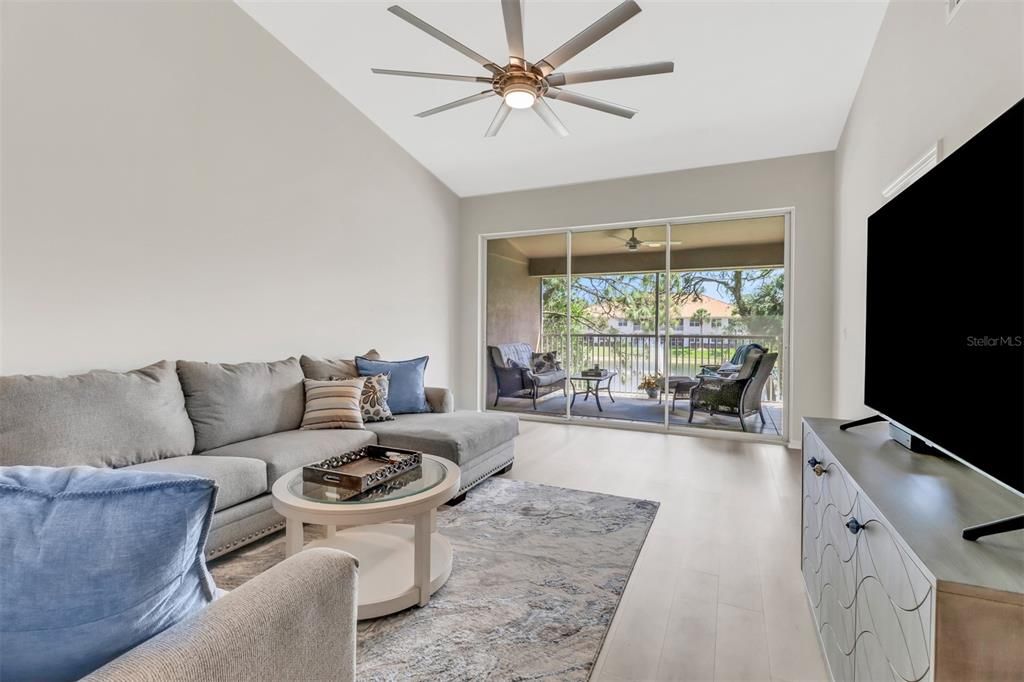 Recently Sold: $545,000 (3 beds, 2 baths, 1463 Square Feet)