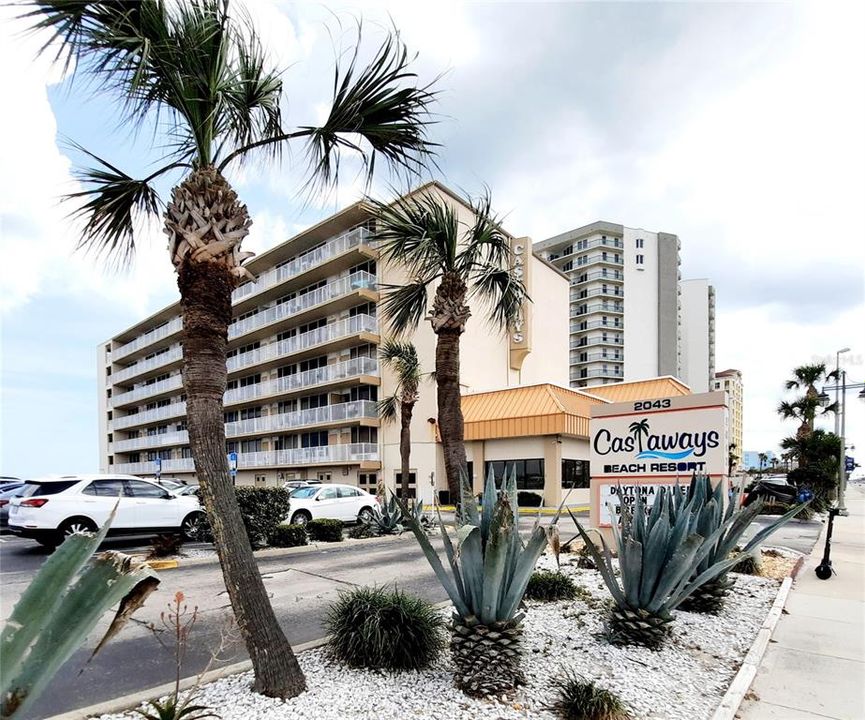 Castaways Beach Resort