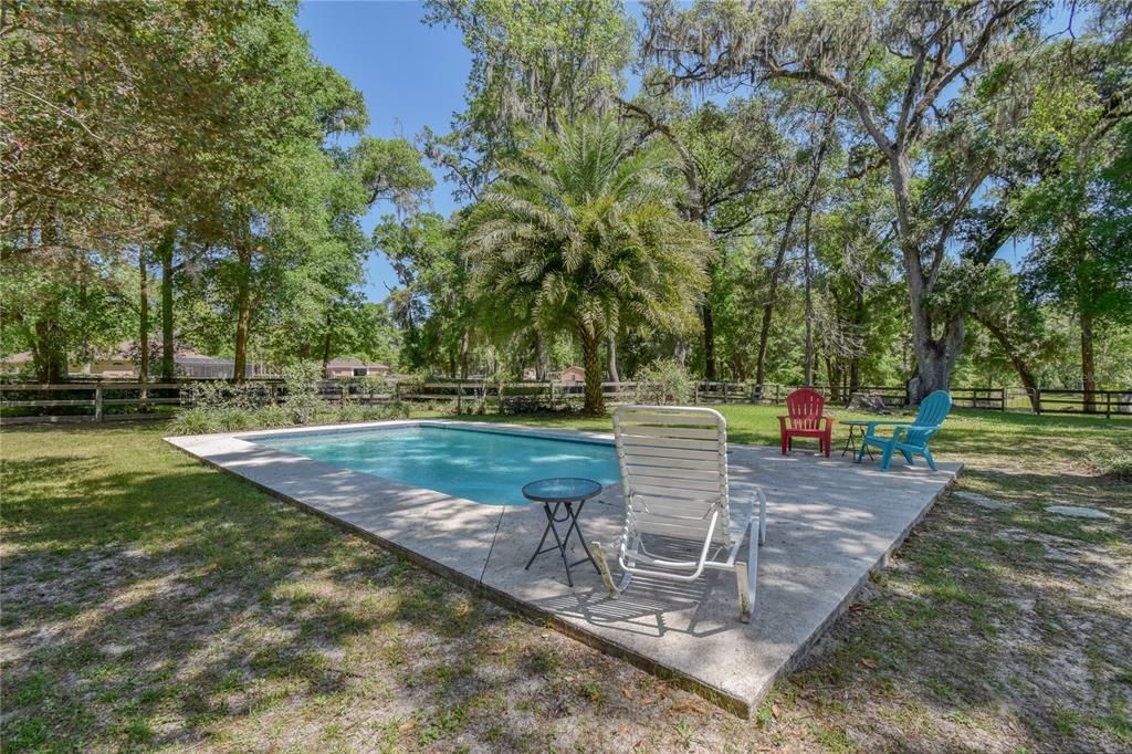 Recently Sold: $745,000 (3 beds, 2 baths, 1983 Square Feet)